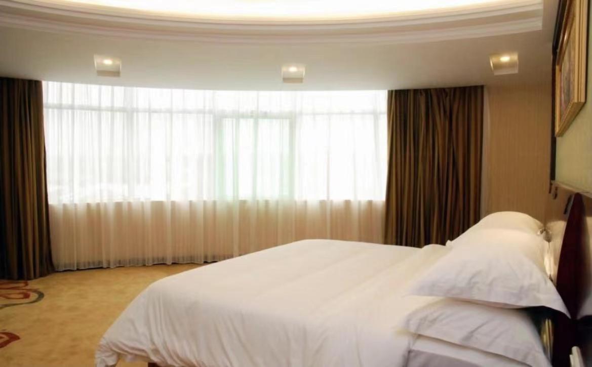 Vienna Hotel Dongguan Houjie Exhibition Center المظهر الخارجي الصورة